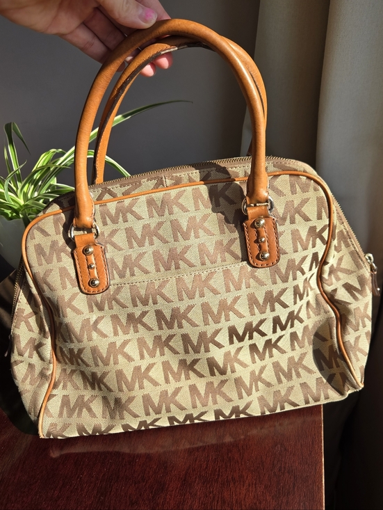 Michael Kors Handbags - ​🌻 DESCRIPTION: The "Spring Fling" MK Satchel 🌻
